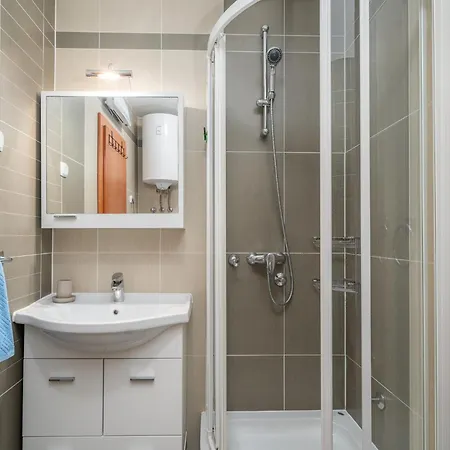 Mlinarevic - Beachfront Apartment Makarska