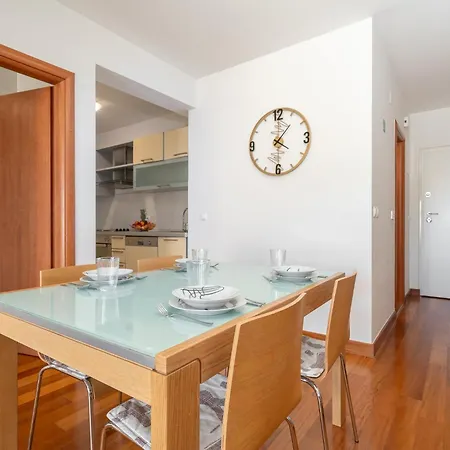 Beachfront Mlinarevic Apartment Makarska